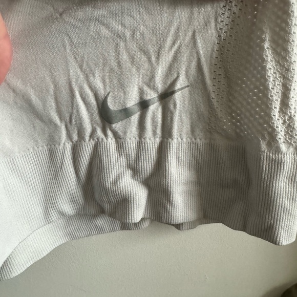 Nike Workout Shirt - Picture 6 of 6